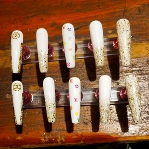 Custome Name Brand Nails